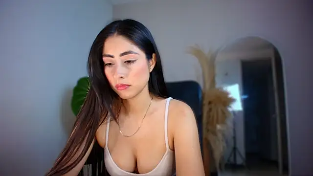 auroracaruso11 online show from 11/29/25, 10:02