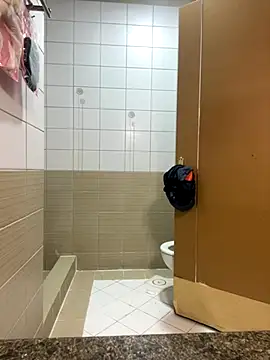 Layla-daloua online show from 11/30/25, 10:36