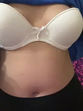 Layla-daloua online show from 05/08/26, 12:38