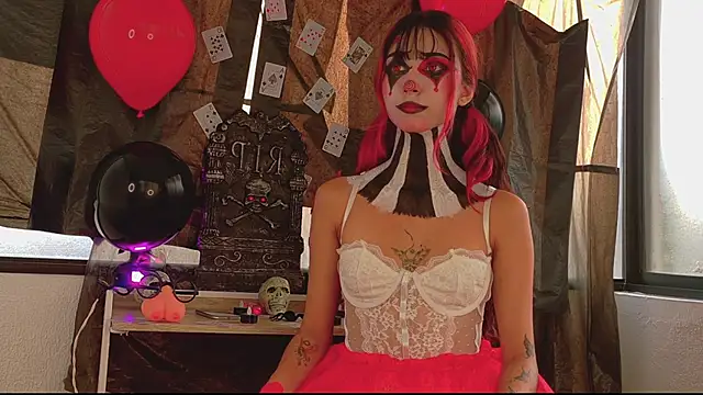 Snapshot of ParisFox_ chatting on 11/01/25, 08:55 ParisFox online show from 11/01/25, 08:55