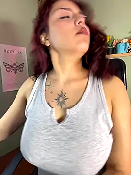 Snapshot of Liittleluaa_ chatting on 09/11/25, 02:50 Liittleluaa online show from 09/11/25, 02:50