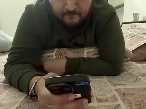 Snapshot of gauravgay93 chatting on 02/08/25, 06:01 gauravgay93 online show from 02/08/25, 06:01