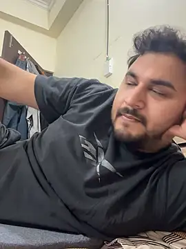 Snapshot of gauravgay93 chatting on 03/12/25, 06:11 gauravgay93 online show from 03/12/25, 06:11