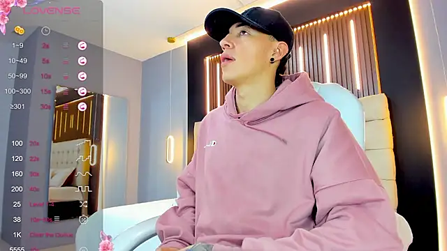 Lobo 17  online show from 02/06/26, 03:33