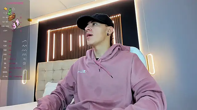 Lobo 17  online show from 03/21/26, 03:33