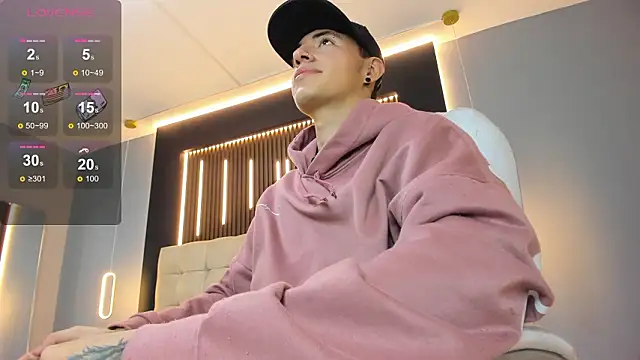 Lobo 17  online show from 03/26/26, 03:45