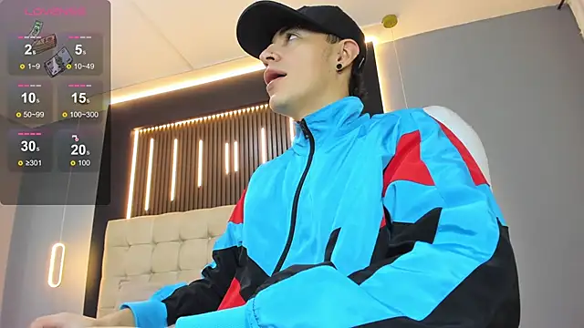 Lobo 17  online show from 03/27/26, 03:56