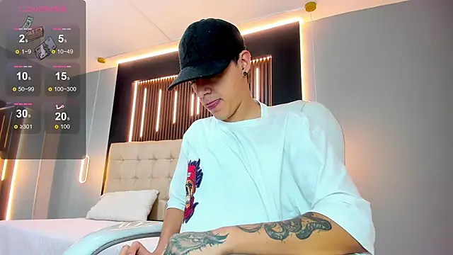 Lobo 17  online show from 04/25/26, 03:42