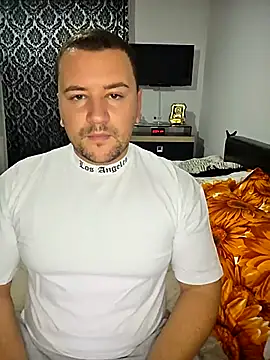 Snapshot of KarlosCarutox chatting on 10/18/25, 05:25 KarlosCarutox online show from 10/18/25, 05:25