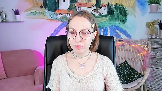 Snapshot of AphexQueen chatting on 12/24/24, 09:06 AphexQueen online show from 12/24/24, 09:06