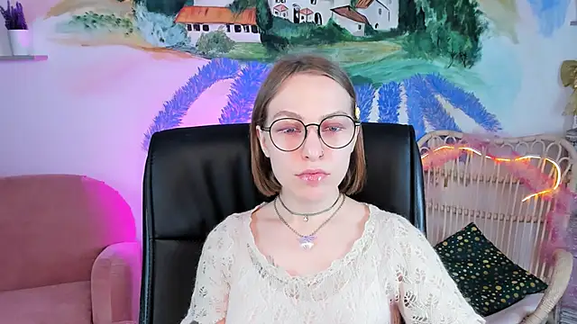 Snapshot of AphexQueen chatting on 12/24/24, 12:11 AphexQueen online show from 12/24/24, 12:11