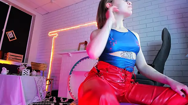 Snapshot of AphexQueen chatting on 12/28/24, 09:19 AphexQueen online show from 12/28/24, 09:19