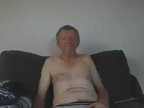 Snapshot of naturiste974 chatting on 03/18/25, 09:09 naturiste974 online show from 03/18/25, 09:09