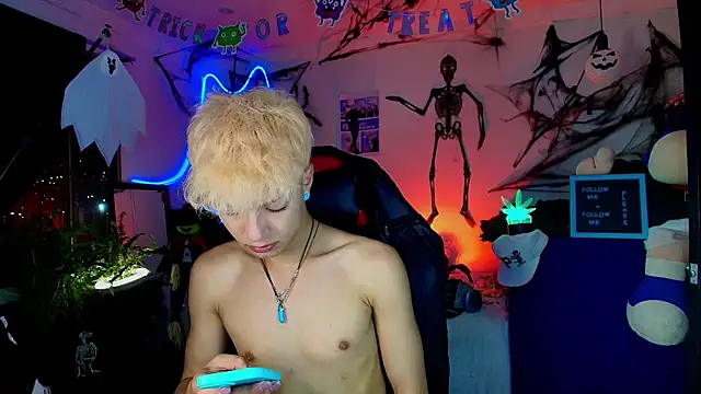 twink sebas  online show from 10/30/25, 04:47