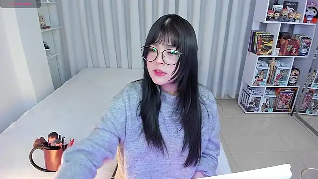 Snapshot of misshoneyxxx chatting on 02/25/26, 02:43 misshoneyxxx online show from 02/25/26, 02:43