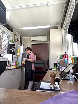 Snapshot of cinnabon_ chatting on 03/13/25, 08:04 cinnabon online show from 03/13/25, 08:04