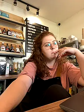 Snapshot of cinnabon_ chatting on 09/09/25, 12:59 cinnabon online show from 09/09/25, 12:59