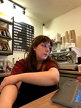 Snapshot of cinnabon_ chatting on 10/13/25, 01:22 cinnabon online show from 10/13/25, 01:22