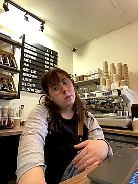 Snapshot of cinnabon_ chatting on 10/26/25, 08:53 cinnabon online show from 10/26/25, 08:53