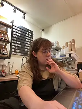 Snapshot of cinnabon_ chatting on 11/07/25, 03:34 cinnabon online show from 11/07/25, 03:34