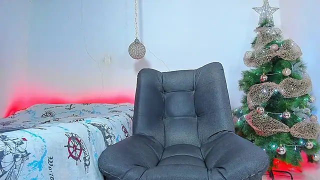 Snapshot of maxowens_oficial chatting on 12/12/24, 08:32 maxowens oficial online show from 12/12/24, 08:32