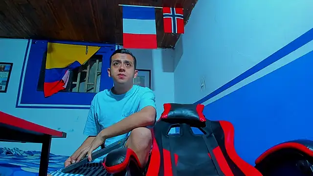 Snapshot of maxowens_oficial chatting on 02/24/26, 11:14 maxowens oficial online show from 02/24/26, 11:14