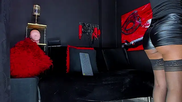 Snapshot of Coralinstone chatting on 12/15/25, 07:40 Coralinstone online show from 12/15/25, 07:40