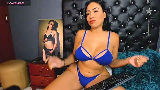 catalinamuss  online show from 04/16/26, 09:39