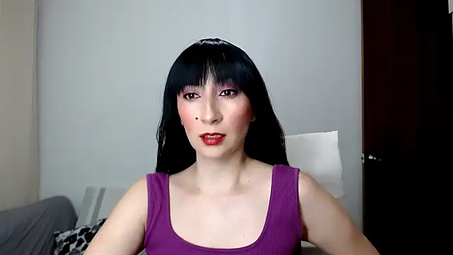 Snapshot of Laura-pervert chatting on 06/07/26, 12:04 Laura-pervert online show from 06/07/26, 12:04