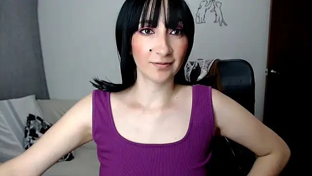 Snapshot of Laura-pervert chatting on 07/12/26, 12:01 Laura-pervert online show from 07/12/26, 12:01