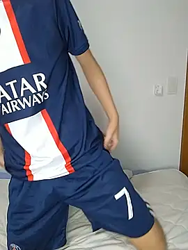 Snapshot of itsme_LEON chatting on 12/13/24, 01:12 itsme LEON online show from 12/13/24, 01:12