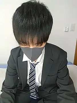 Snapshot of itsme_LEON chatting on 03/08/25, 01:14 itsme LEON online show from 03/08/25, 01:14