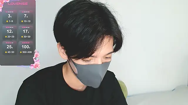 Snapshot of itsme_LEON chatting on 09/10/25, 01:00 itsme LEON online show from 09/10/25, 01:00