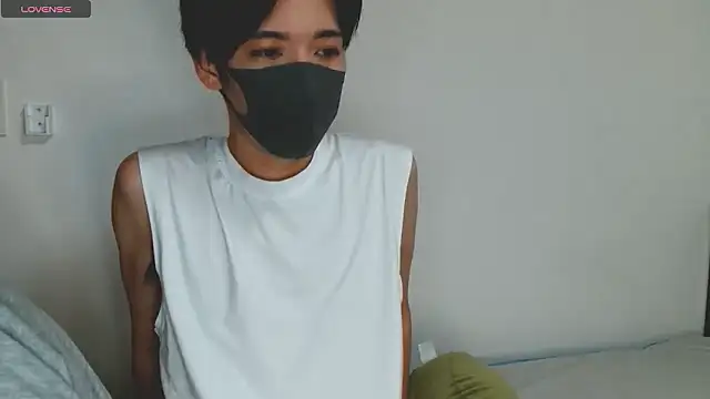 Snapshot of itsme_LEON chatting on 09/13/25, 01:22 itsme LEON online show from 09/13/25, 01:22