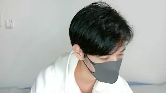 Snapshot of itsme_LEON chatting on 11/05/25, 01:00 itsme LEON online show from 11/05/25, 01:00