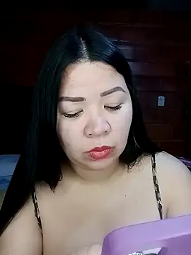 Snapshot of Chantal_lopez chatting on 12/20/25, 04:36 Chantal lopez online show from 12/20/25, 04:36