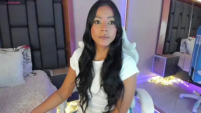 Amber villalobos  online show from 02/22/25, 04:51