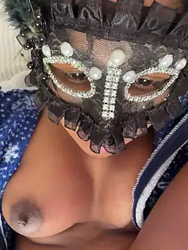 Bella Luna18 online show from 11/24/25, 03:56