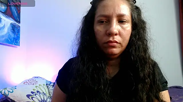 Snapshot of naihroby chatting on 10/27/25, 06:39 naihroby online show from 10/27/25, 06:39