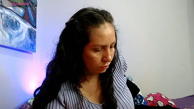 Snapshot of naihroby chatting on 10/30/25, 03:52 naihroby online show from 10/30/25, 03:52