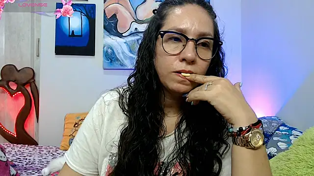 Snapshot of naihroby chatting on 12/01/25, 02:38 naihroby online show from 12/01/25, 02:38