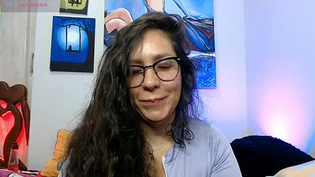 Snapshot of naihroby chatting on 12/16/25, 03:33 naihroby online show from 12/16/25, 03:33