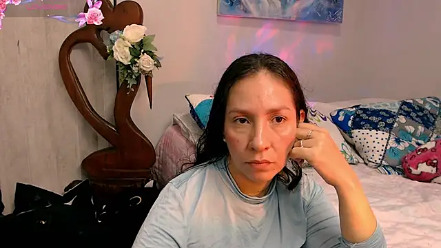 Snapshot of naihroby chatting on 07/24/26, 12:52 naihroby online show from 07/24/26, 12:52
