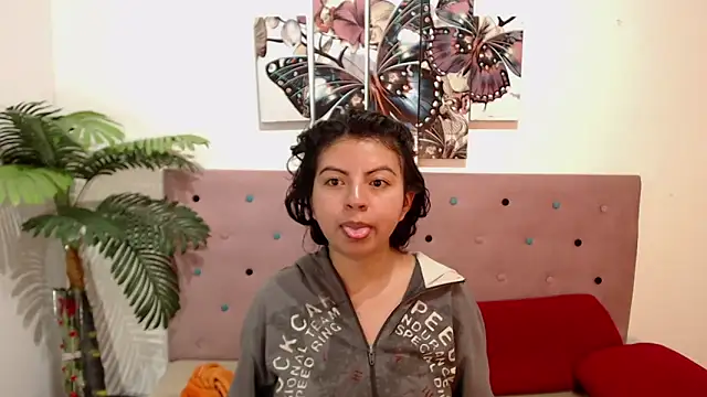 CarolineBrunx online show from 03/11/25, 07:15