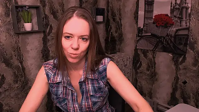 Snapshot of GloriaSi_ chatting on 03/10/25, 10:26 GloriaSi online show from 03/10/25, 10:26