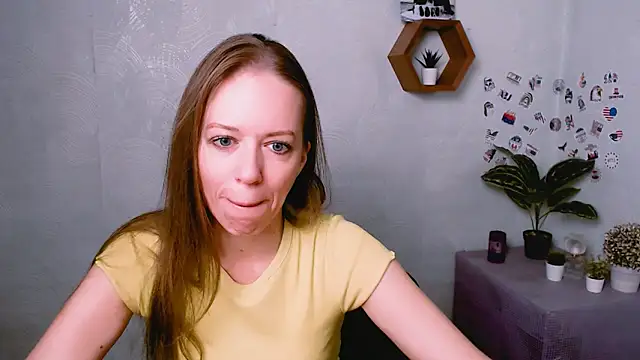 Snapshot of GloriaSi_ chatting on 09/15/25, 04:34 GloriaSi online show from 09/15/25, 04:34