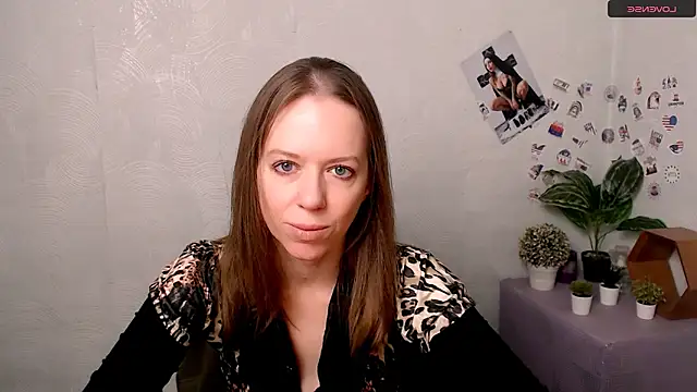 Snapshot of GloriaSi_ chatting on 12/05/25, 05:38 GloriaSi online show from 12/05/25, 05:38