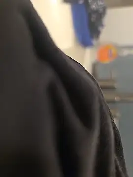 Snapshot of Jovende28 chatting on 11/09/25, 10:46 Jovende28 online show from 11/09/25, 10:46