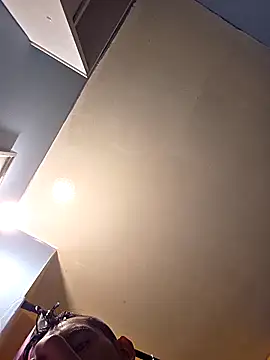 Snapshot of Jovende28 chatting on 11/29/25, 09:23 Jovende28 online show from 11/29/25, 09:23