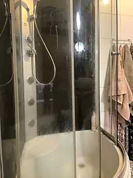 Snapshot of Yanacool007 chatting on 10/02/25, 08:16 Yanacool007 online show from 10/02/25, 08:16